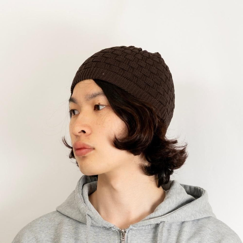 カノコショートワッチ ブラウン 着用 斜め前