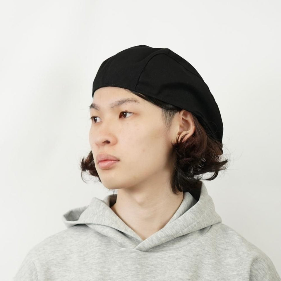 コットンツイルハンチング ブラック 着用 斜め前