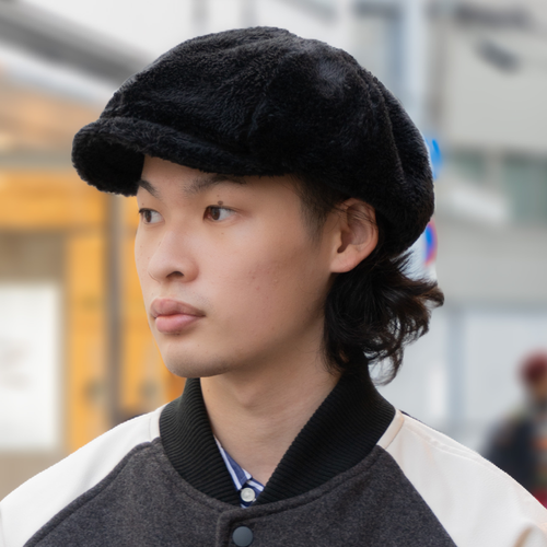 ブラックファーキャスケット ブラックファー 着用 斜め前