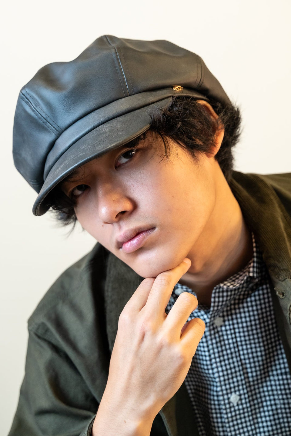 Faux Leather Casquette XL Size, worn image