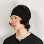 ヘアターバン（ニットヘアバンド） ブラック 着用 斜め前