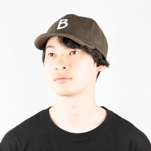 ツイルアンパイアBキャップ カーキ 着用 正面