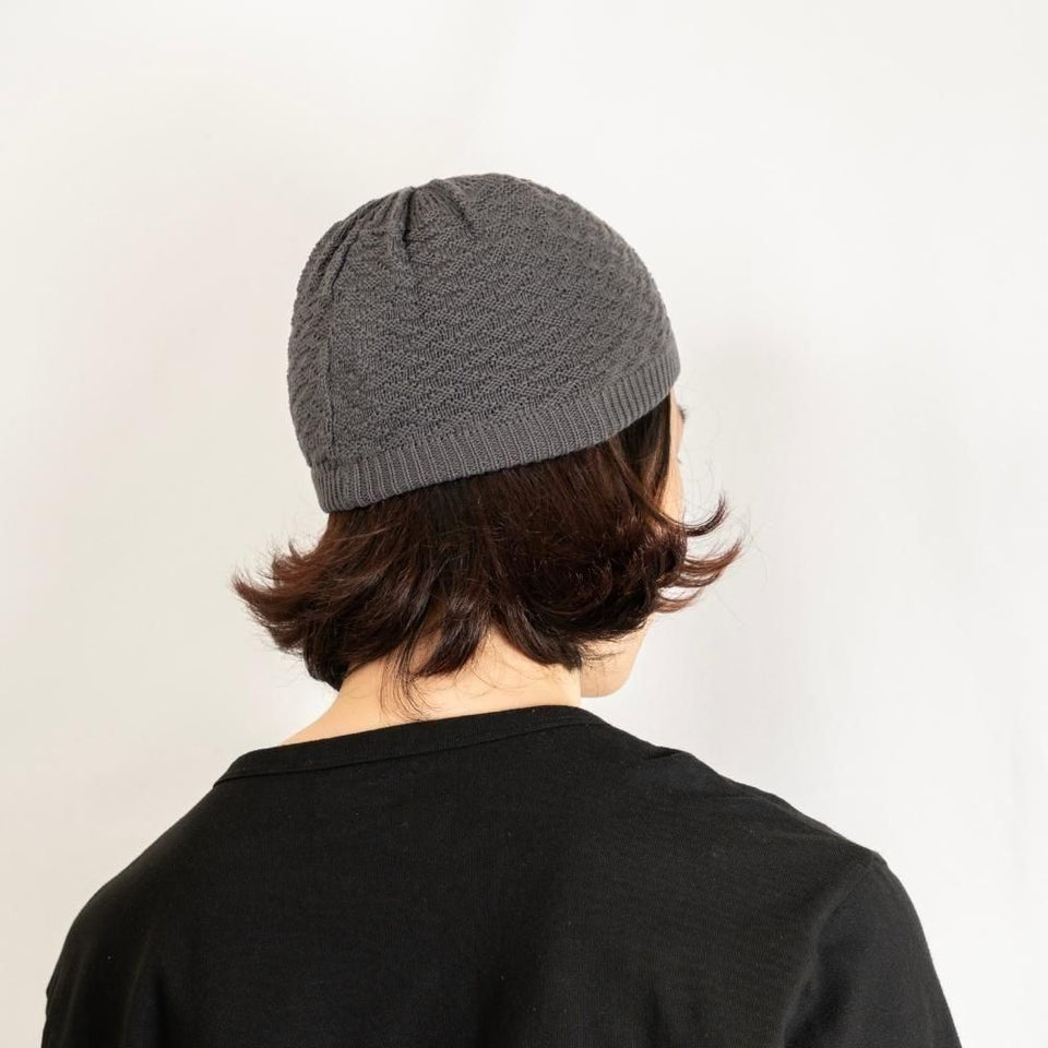 模様編みショートワッチ グレー 着用 後ろ