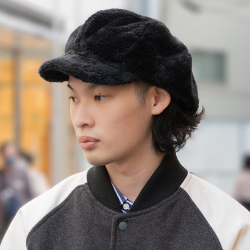 ブラックファーキャスケット ブラックファー 着用 斜め前