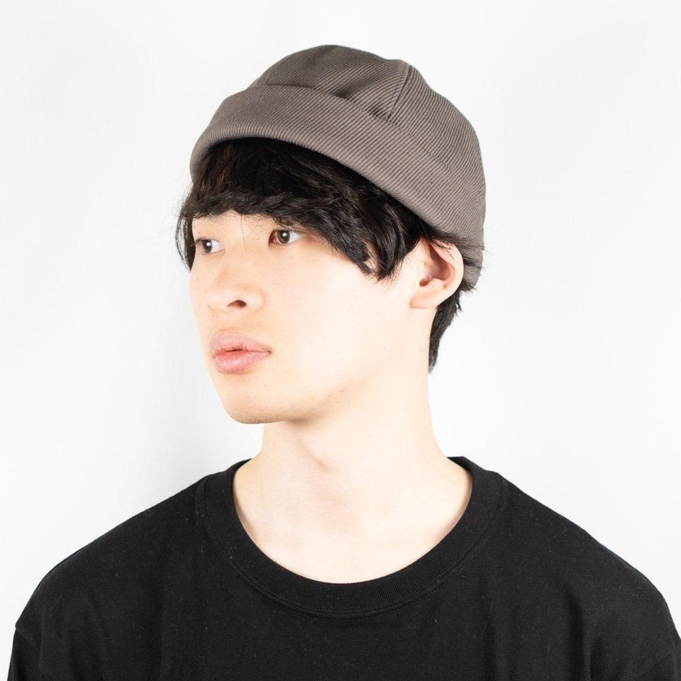 太ツイルフィッシャーマンキャップ グレー 着用 斜め前