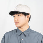ツートンアンパイアBキャップ Lサイズ ライトベージュ ブラック 着用 斜め前