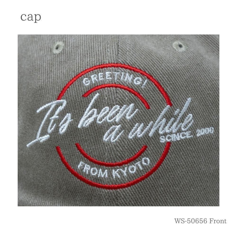 It's been a while キャップ グレー 刺繍のアップ