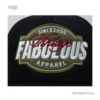 fabulousメッシュキャップ ブラック/ブラック 正面のワッペンのアップ