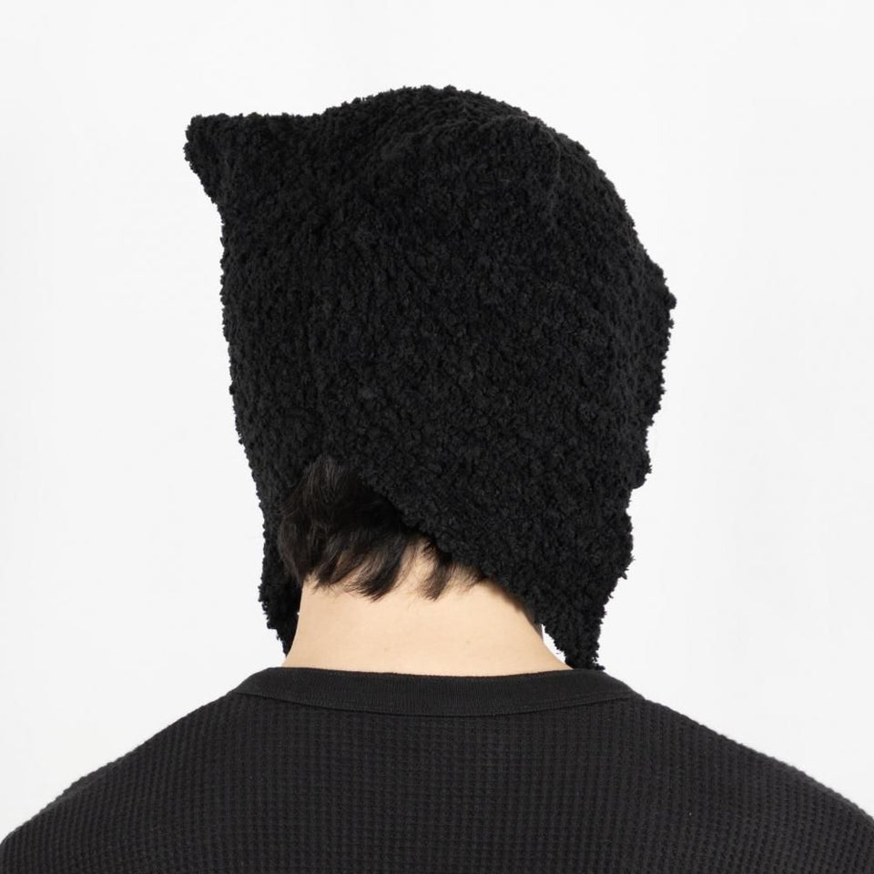 猫耳ニット帽 ブラック 着用 後ろ斜め