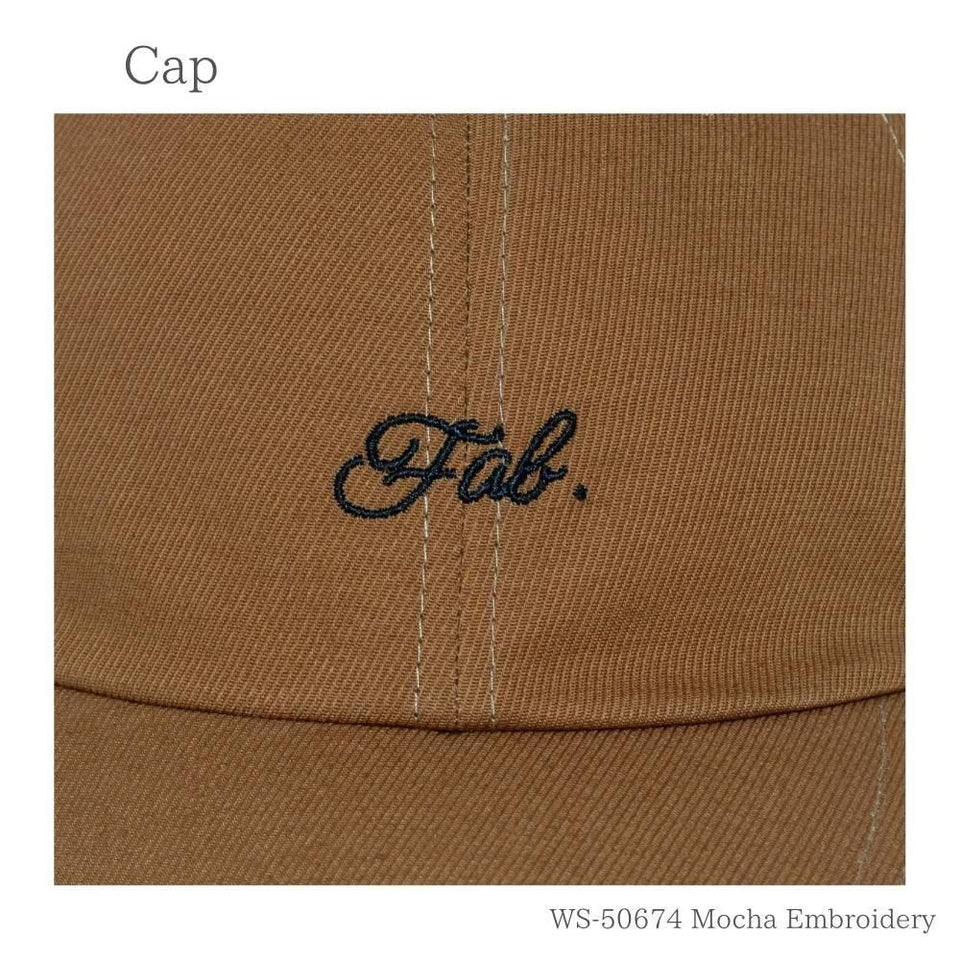 FAB.キャップ モカ 正面の刺繍のアップ